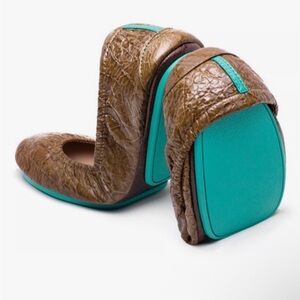 DISCONTINUED RARE FULL GRAIN ITALIAN LEATHER SIENNA BROWN TIEKS  CROC Size 6 + 🎁